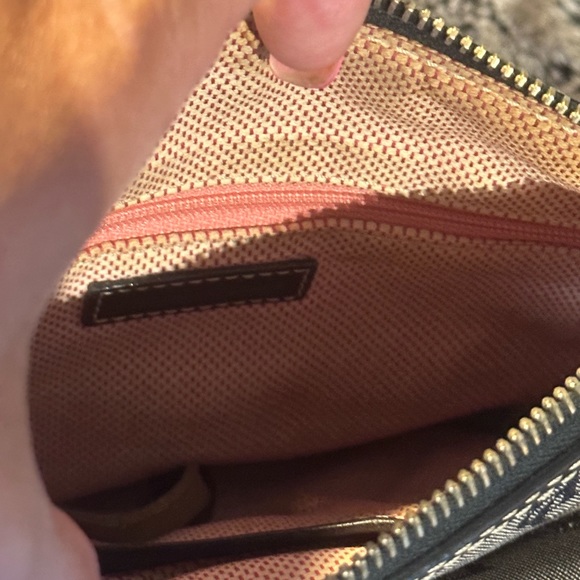 Dooney & Bourke Black Logo Letter Carrier Jacquard Signature Crossbody bag - Picture 3 of 8